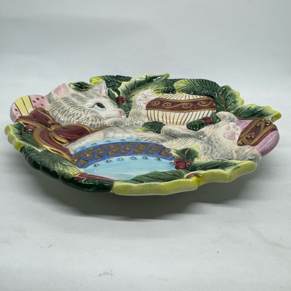 Fitz & Floyd Essentials Hand Painted Ceramic Plate Depicting Cat & Ornaments - Picture 4 of 5